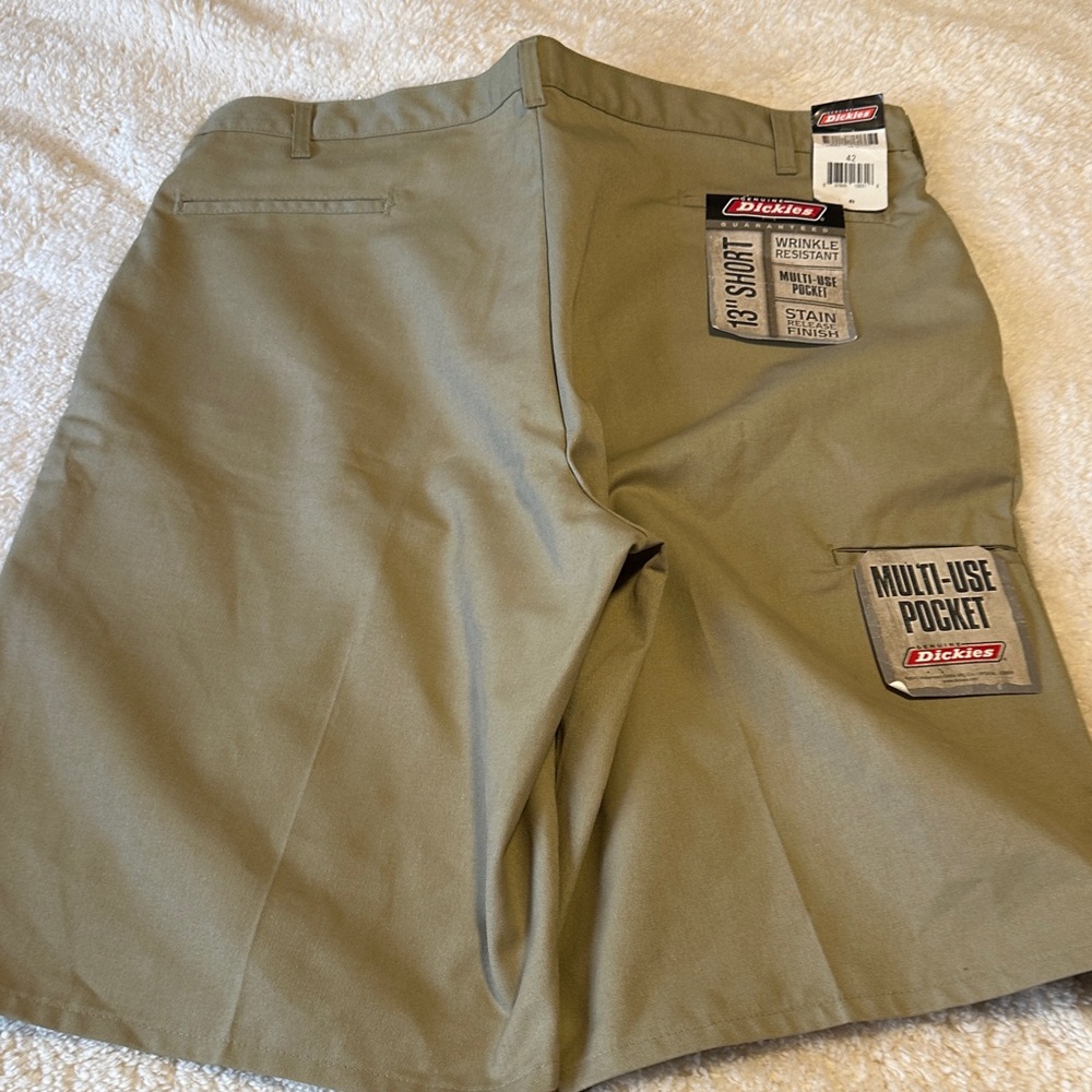 Dickies Men's Olive/Tan Cargo Work Shorts with Multi-Use Pocket